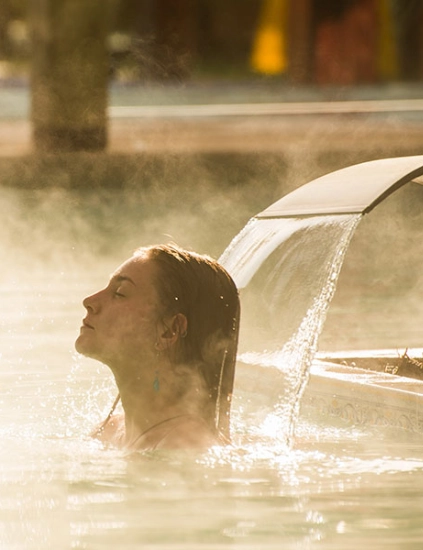 Paseo al moderno complejo termal Pucón Indómito.