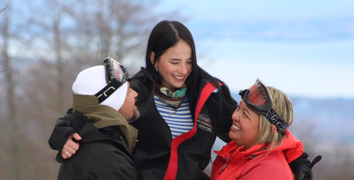 Divertido tour a la base del volcán Villarrica y paseo en silla panorámica en el centro de ski.