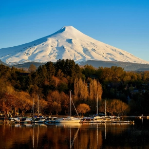 Paseo por la diferentes lugares en la zona de Pucón, además de una relajantes termas.