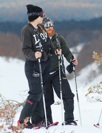 Paseo con raquetas por la base del volcán Villaririca.