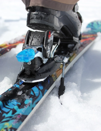 Las mejores equipo de ski y snowboard para el alquiler.