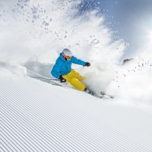 Las mejores equipo de ski y snowboard para el alquiler.