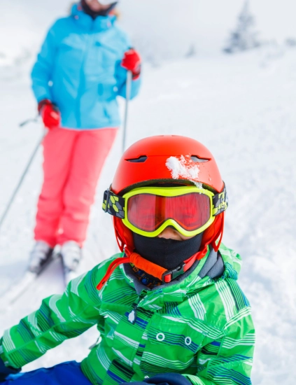 Clases de ski o snowboard con los mejores profesores certificados.