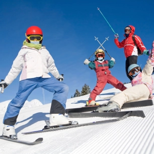 Las mejores equipo de ski y snowboard para el alquiler.