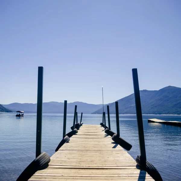 “Vistas al lago durante el tour por la zona y termas en un entorno natural único.”