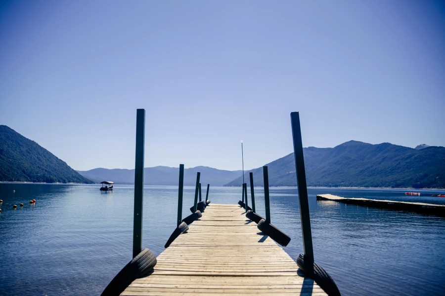 “Vistas al lago durante el tour por la zona y termas en un entorno natural único.”