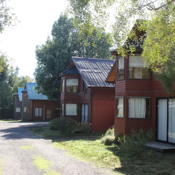 “Cabañas del alojamiento en la Gira de Estudio Pucón 5 días 4 noches.”