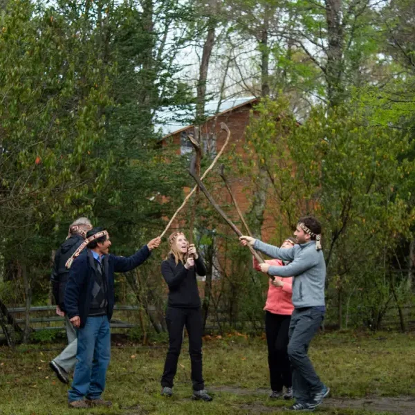 “Tour Étnico mapuche con actividades culturales y tradicionales.”