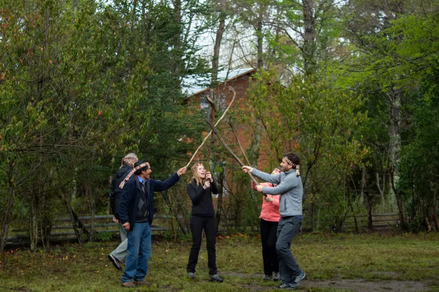 “Tour Étnico mapuche con actividades culturales y tradicionales.”